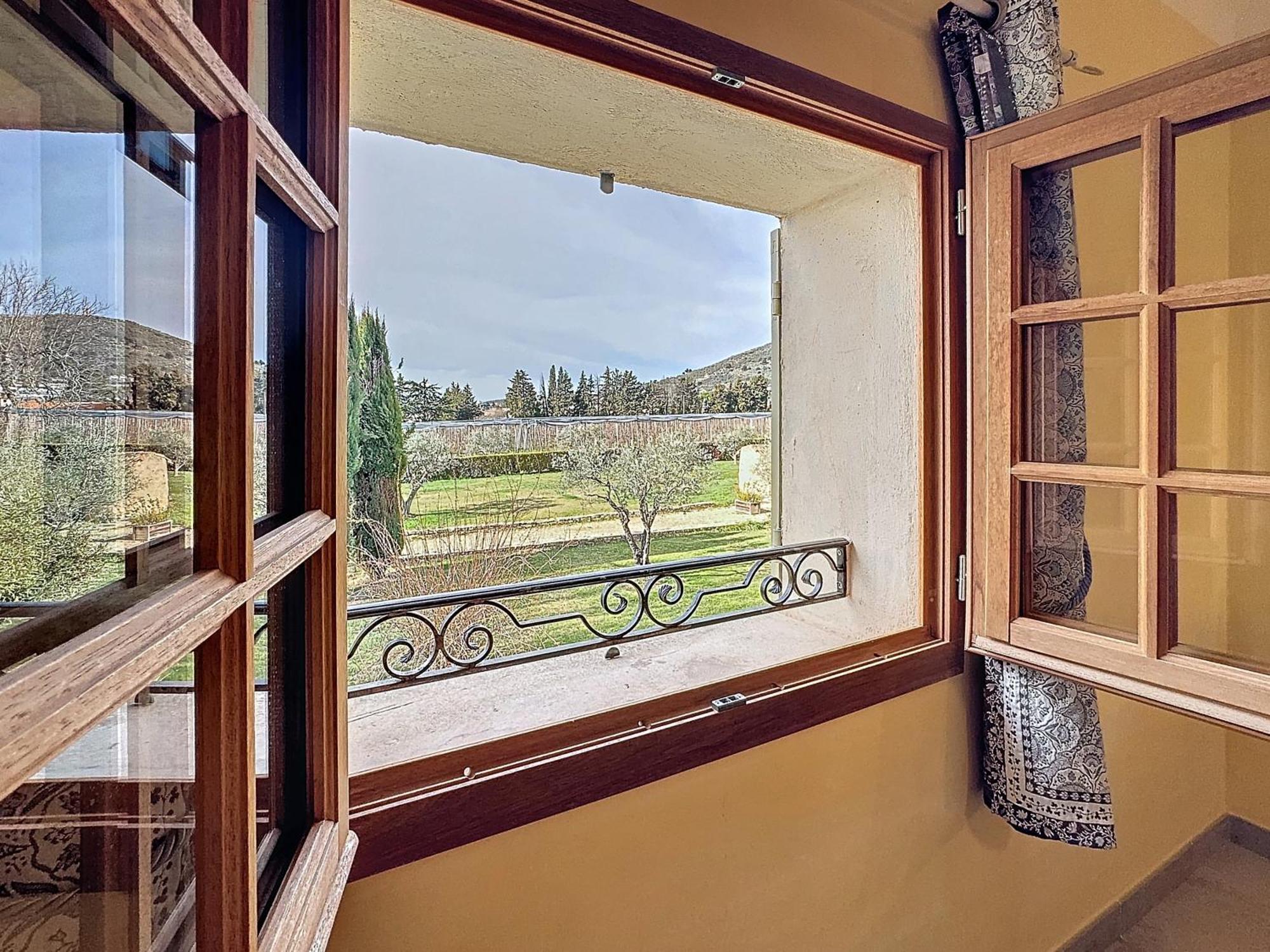 Les Jardins De Bouteille Holiday home *